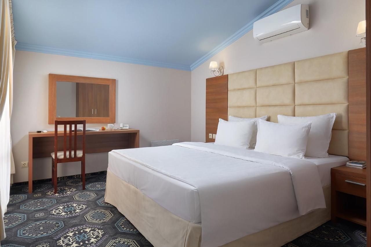 Garuda Boutique Hotel Σουχούμι Εξωτερικό φωτογραφία